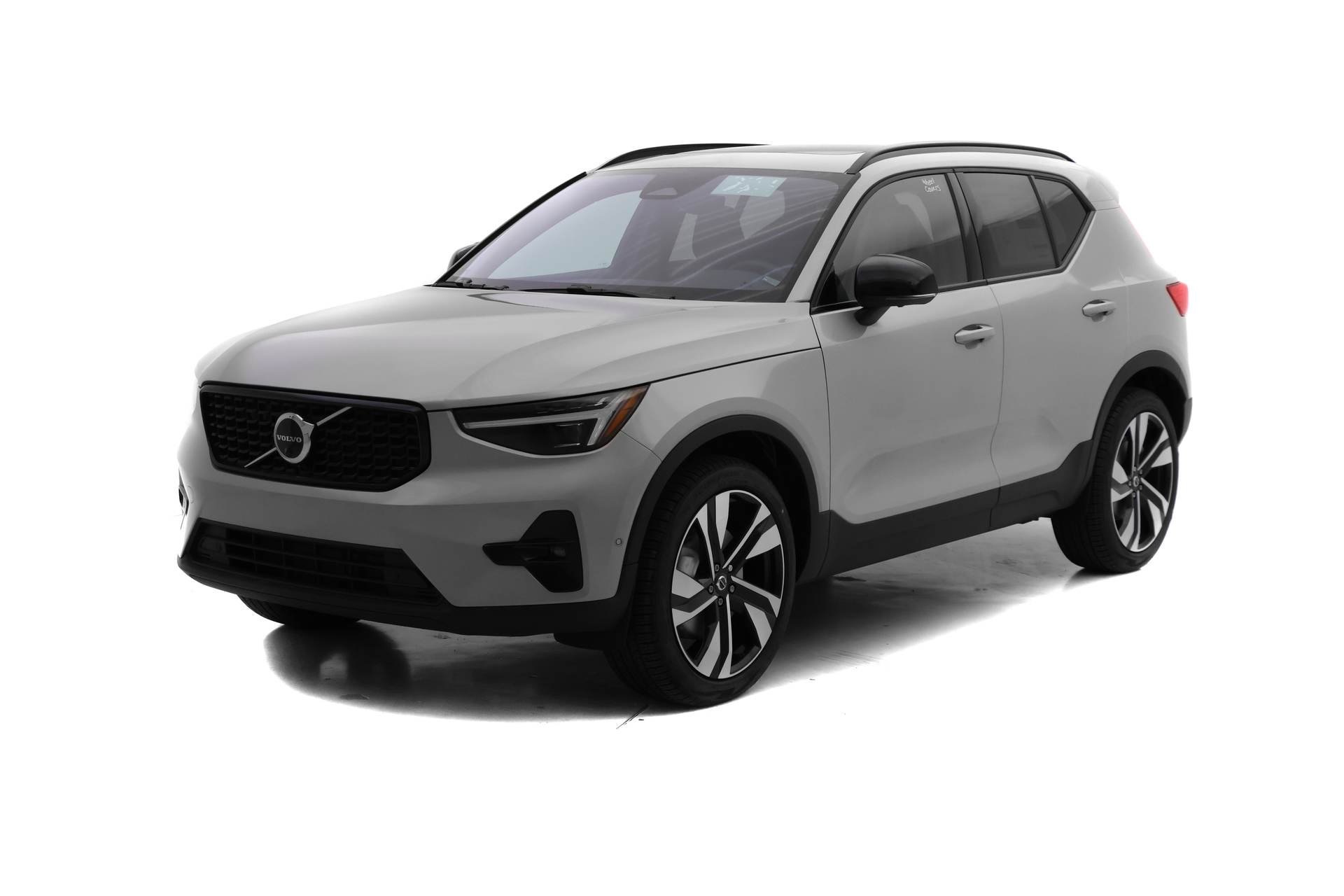 2025 Volvo XC40
