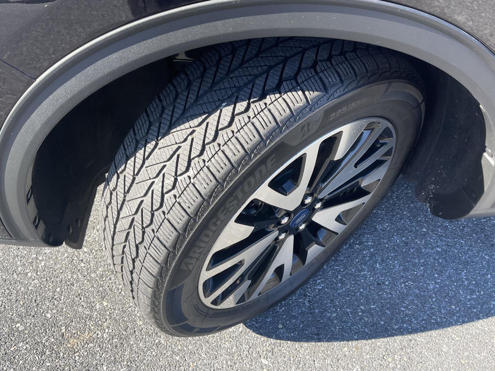 2020 Ford Escape SE Sport Hybrid photo 4