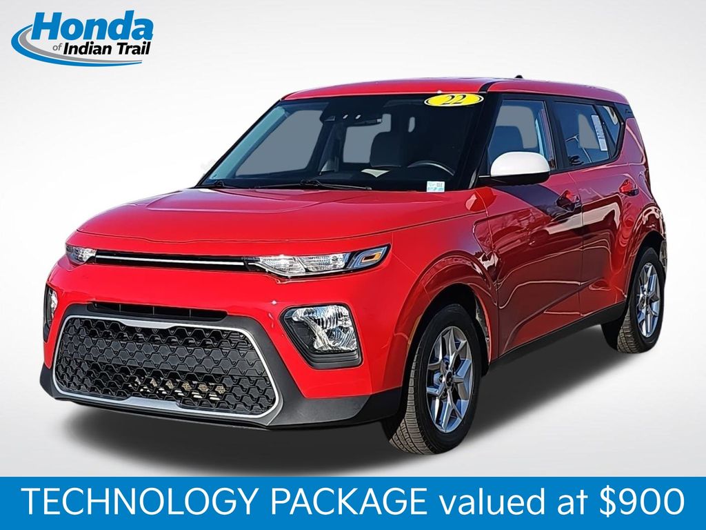 2022 Kia Soul LX's photo