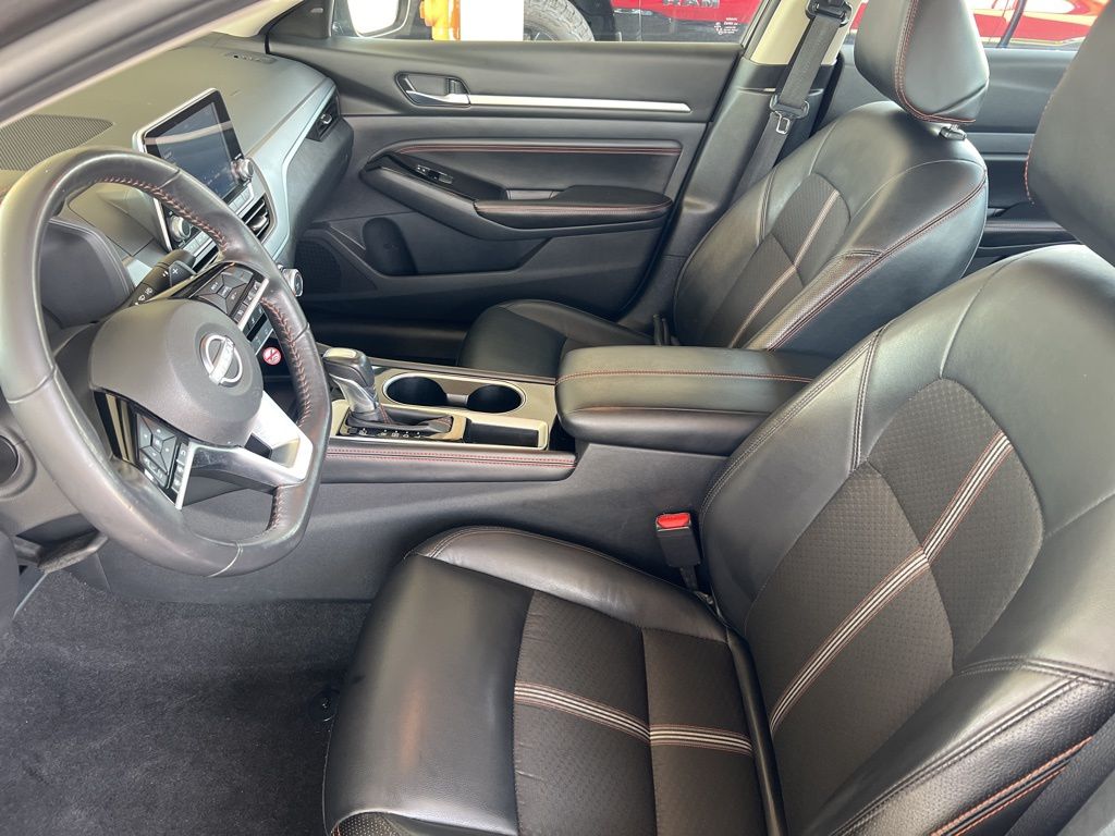2023 Nissan Altima SR photo 4