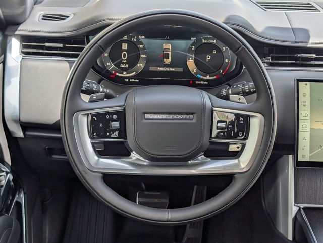 2025 Land Rover Range Rover SE photo 16