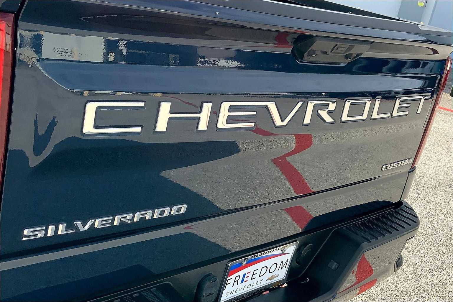 2023 Chevrolet Silverado 1500 Custom photo 31