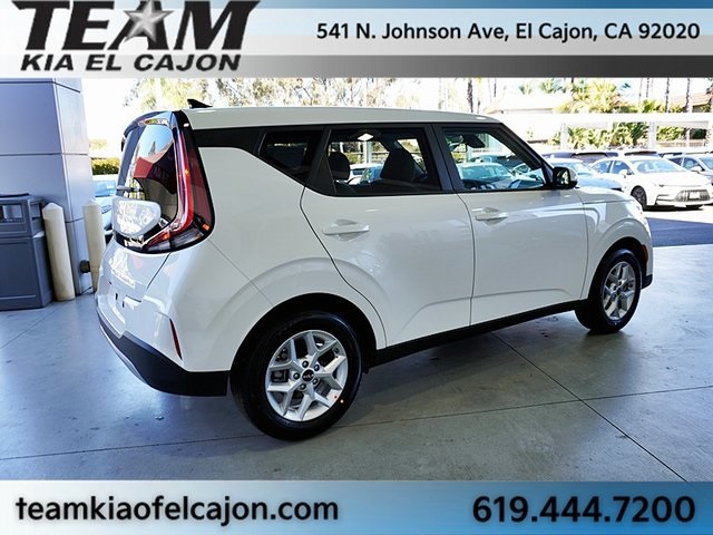 2025 Kia Soul LX photo 4