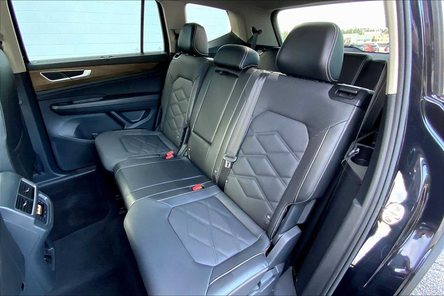 2024 Volkswagen Atlas SE Technology photo 19