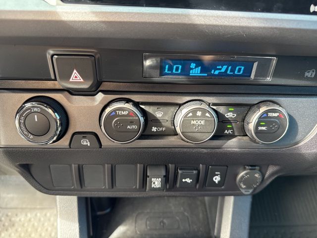 2023 Toyota Tacoma TRD Off-Road V6 photo 24