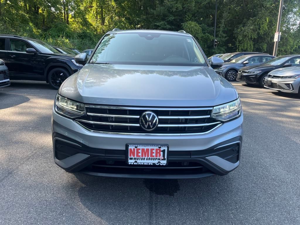 2022 Volkswagen Tiguan SE photo 3