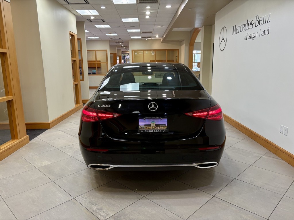 2025 Mercedes Benz C 300 photo 4