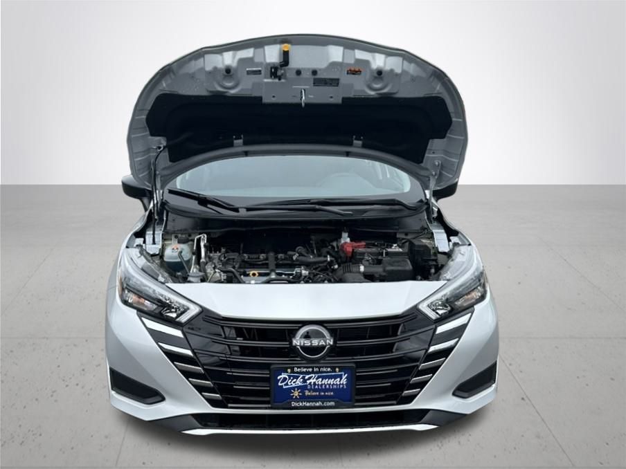 2025 Nissan Versa 1.6 S photo 4