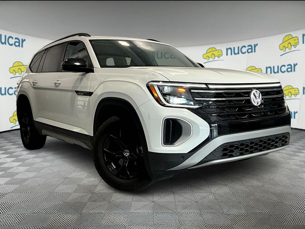 2024 Volkswagen Atlas Atlas Peak Edition's photo