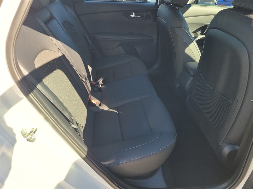 2024 Kia Forte GT-Line photo 17