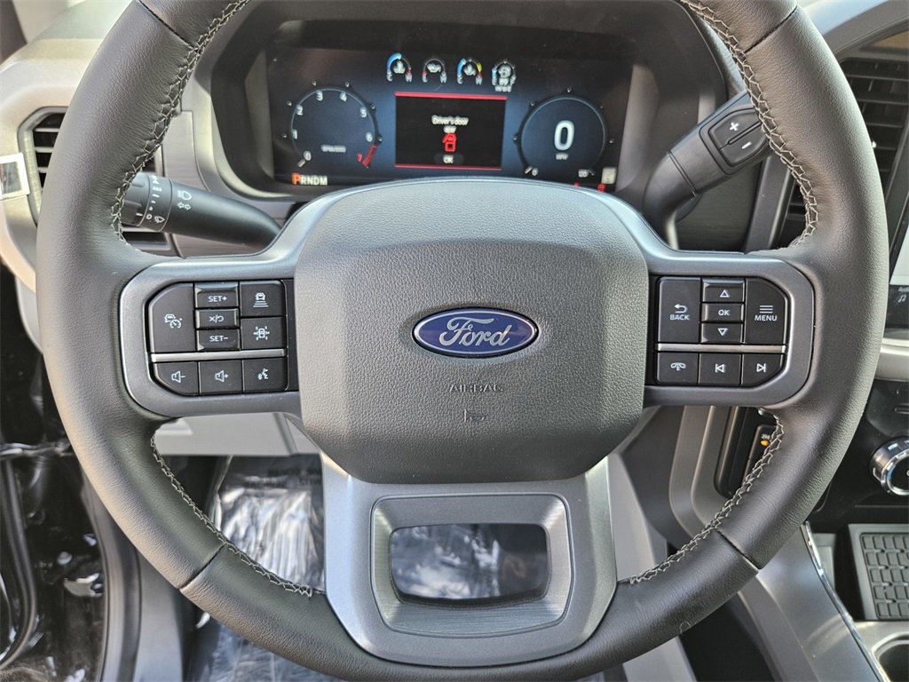 2025 Ford F-150 XLT photo 13