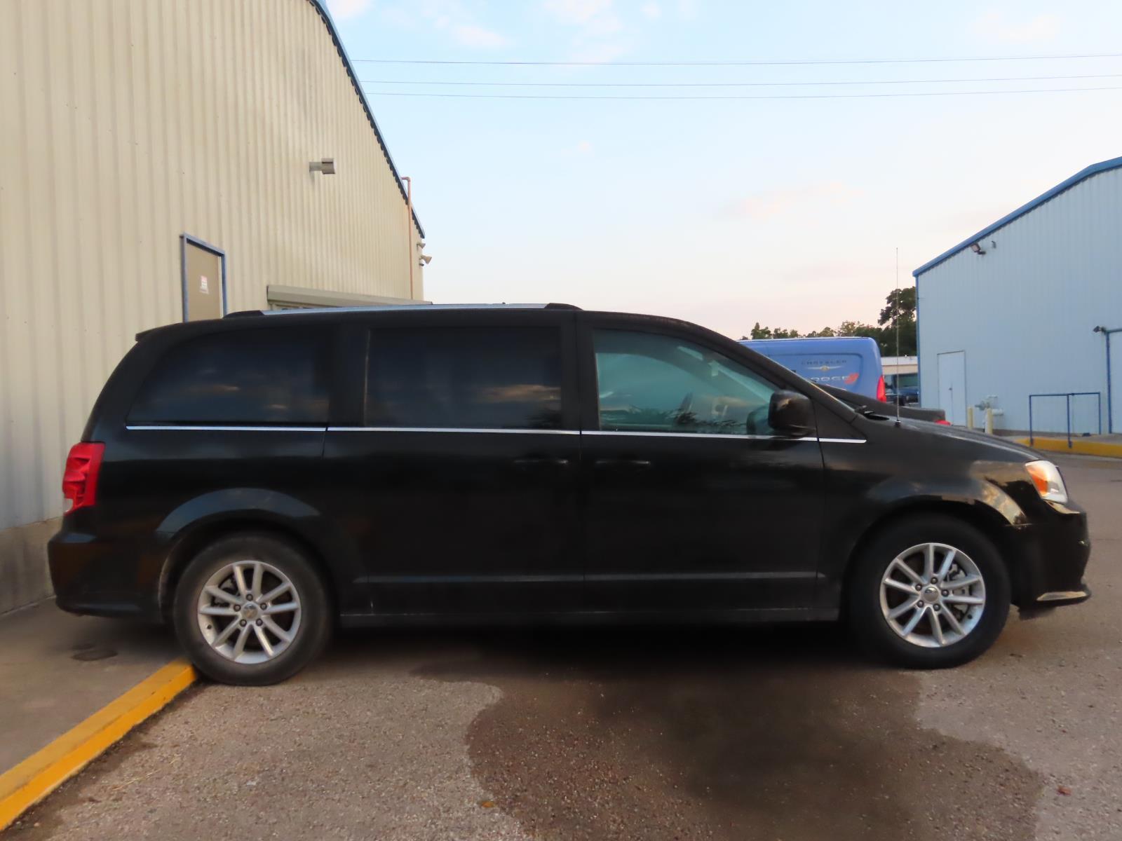 Used 2019 Dodge Grand Caravan SXT with VIN 2C4RDGCGXKR724655 for sale in Lampasas, TX