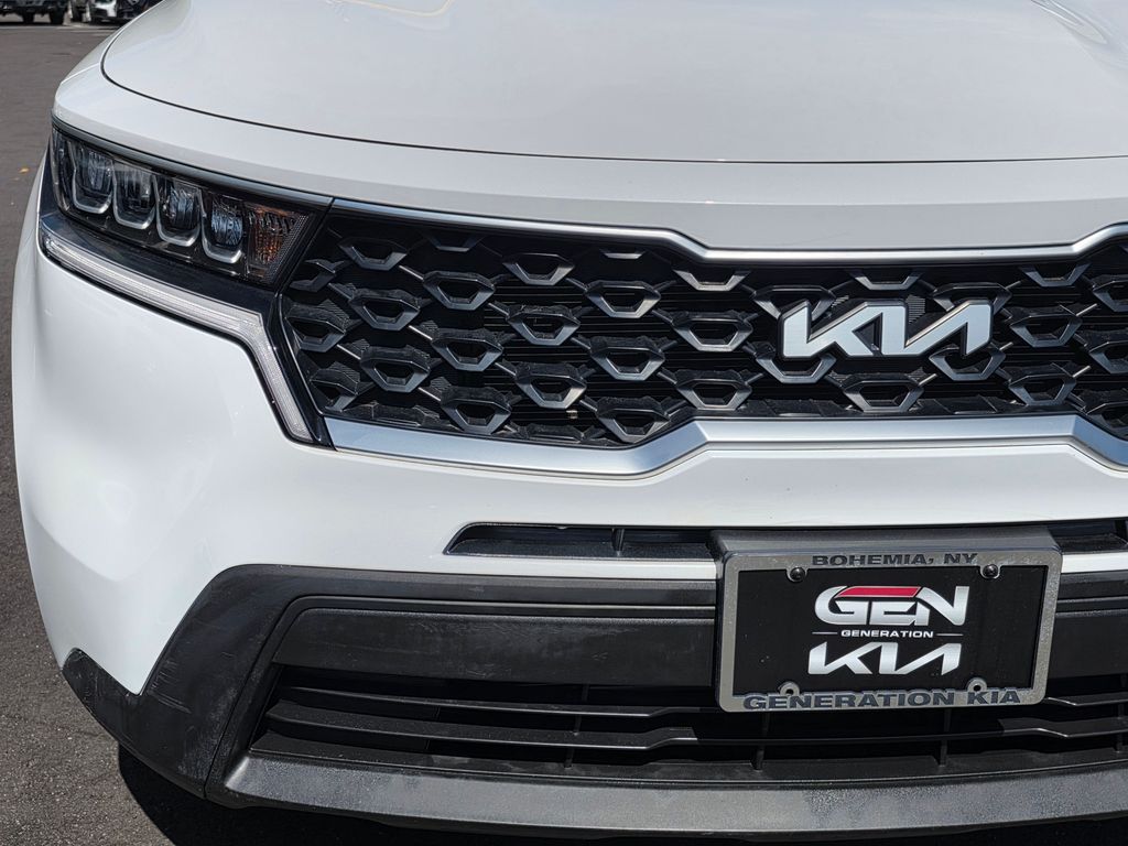 2022 Kia Sorento LX photo 24