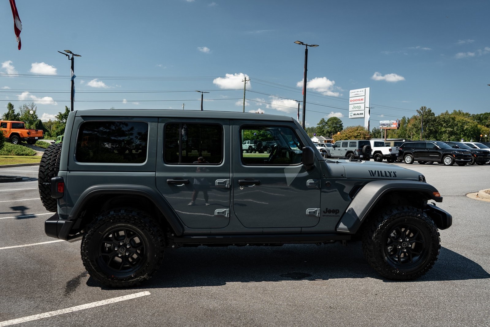 2025 Jeep Wrangler Willys photo 11