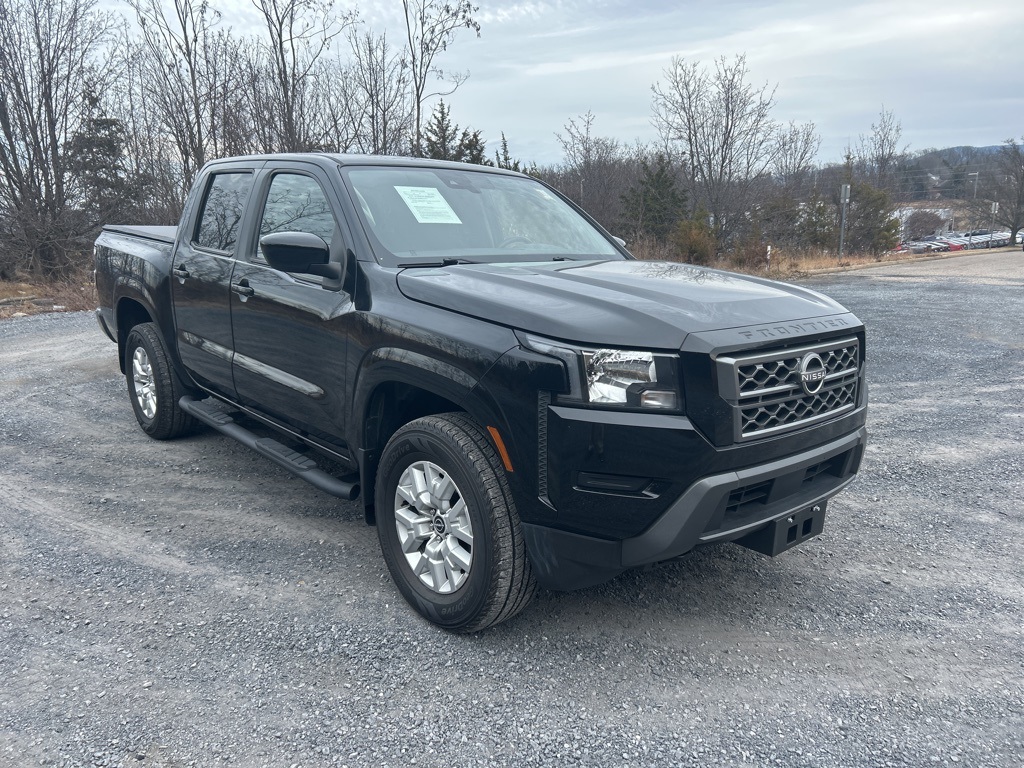 2022 Nissan Frontier SV's photo