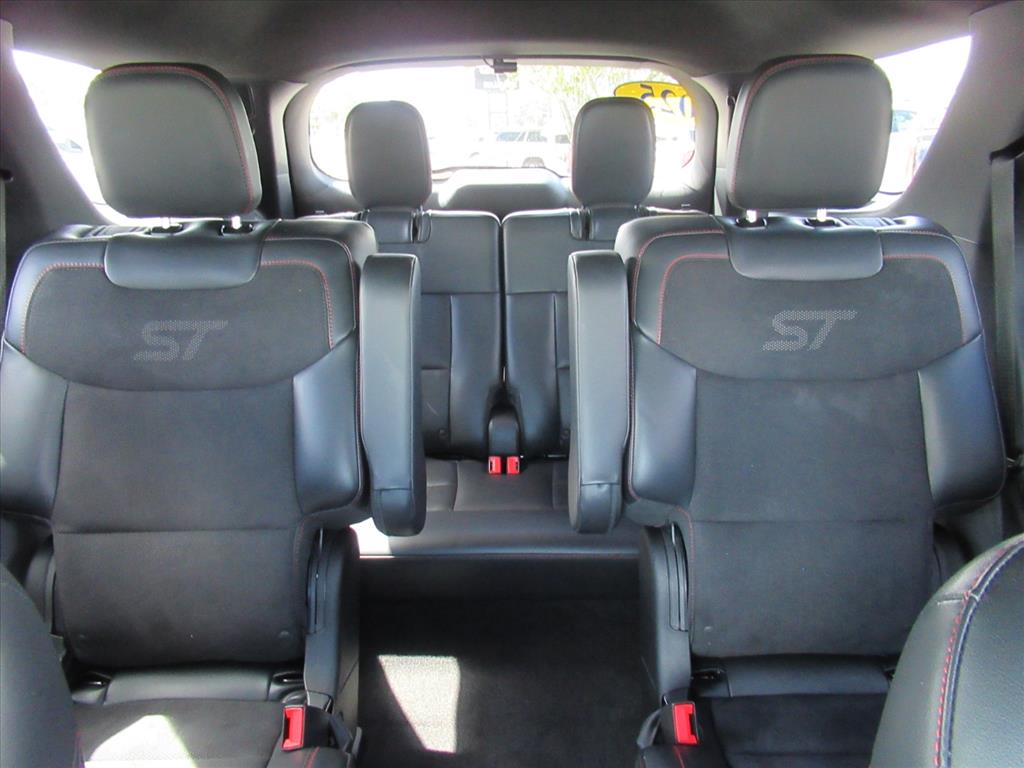 2025 Ford Explorer ST photo 28