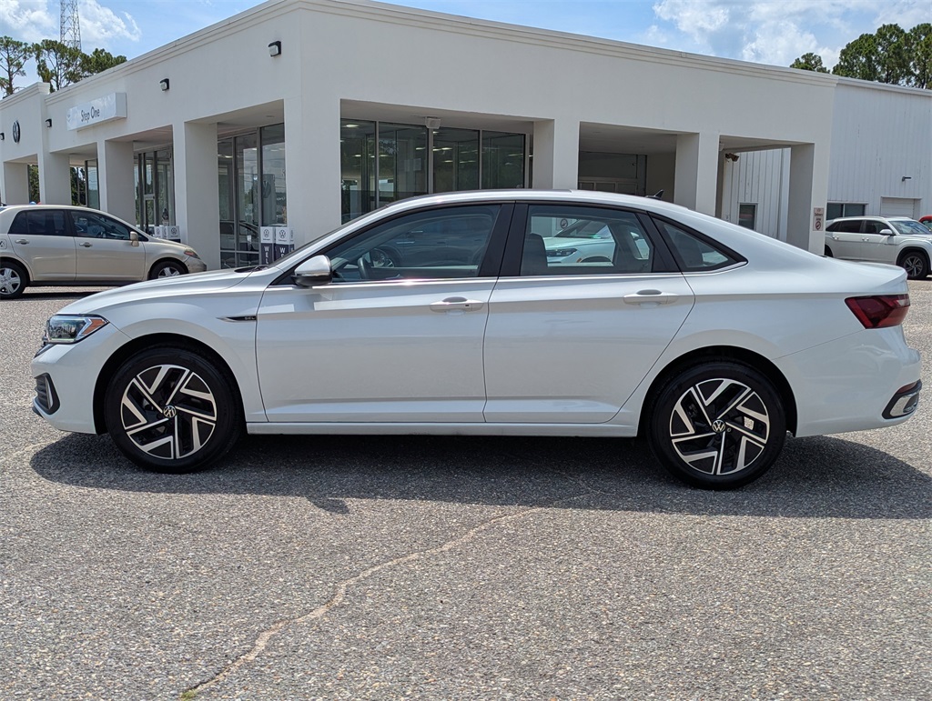 2024 Volkswagen Jetta 1.5T SEL photo 2