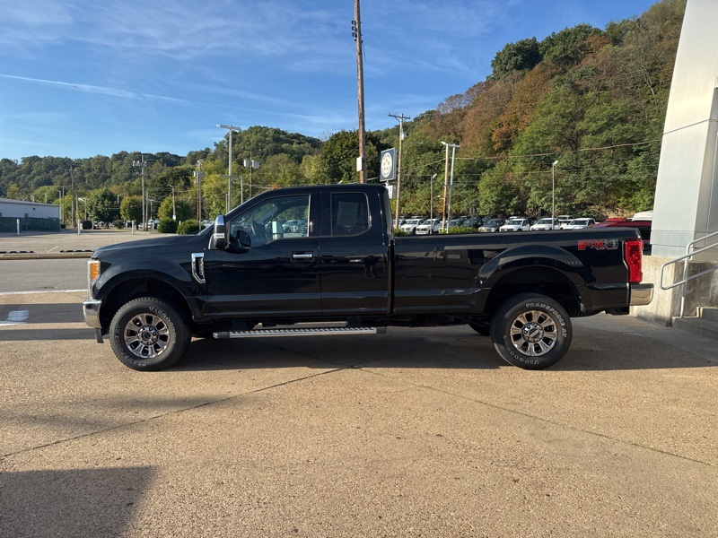 2017 Ford F-250 XLT photo 4