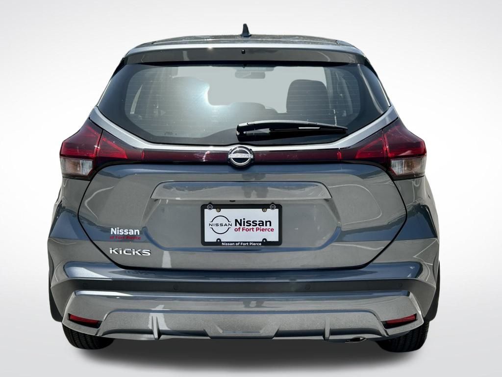 2025 Nissan Kicks Play S photo 5