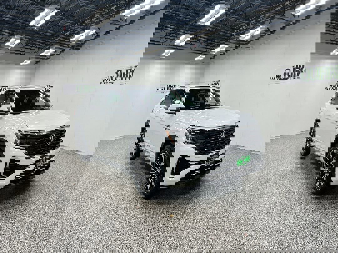 2026 Volkswagen Atlas Cross Sport SEL Premium R-LINE's photo