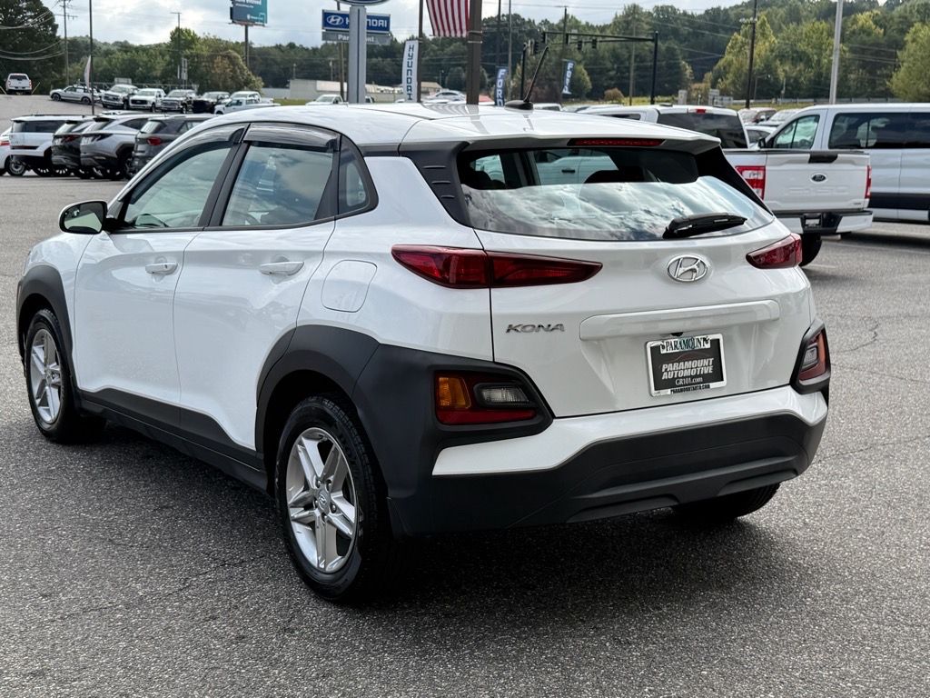 2021 Hyundai Kona SE photo 2