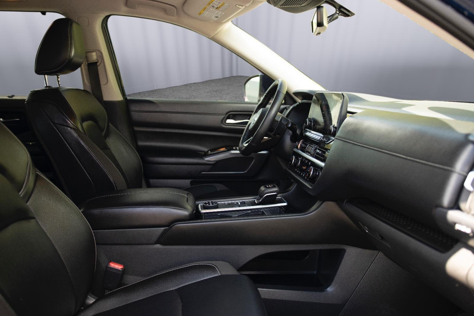 2024 Nissan Pathfinder SL photo 15