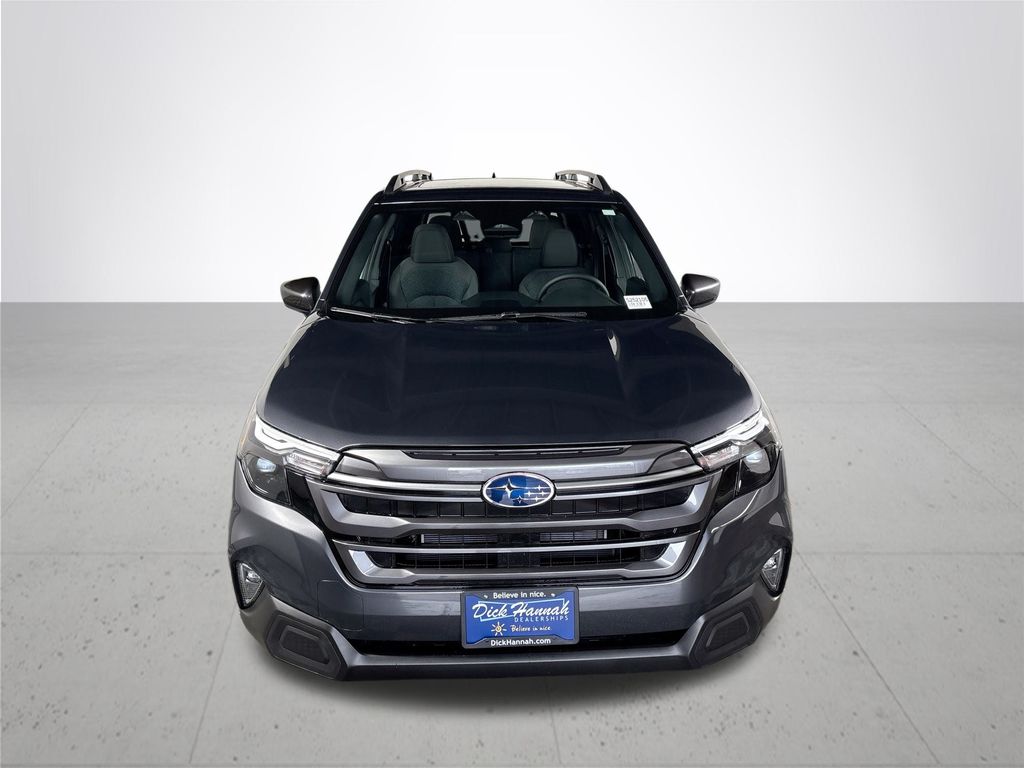 2025 Subaru Forester Premium photo 3