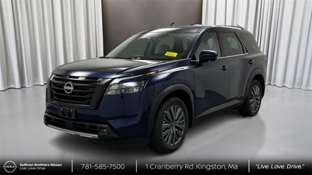 2025 Nissan Pathfinder SL