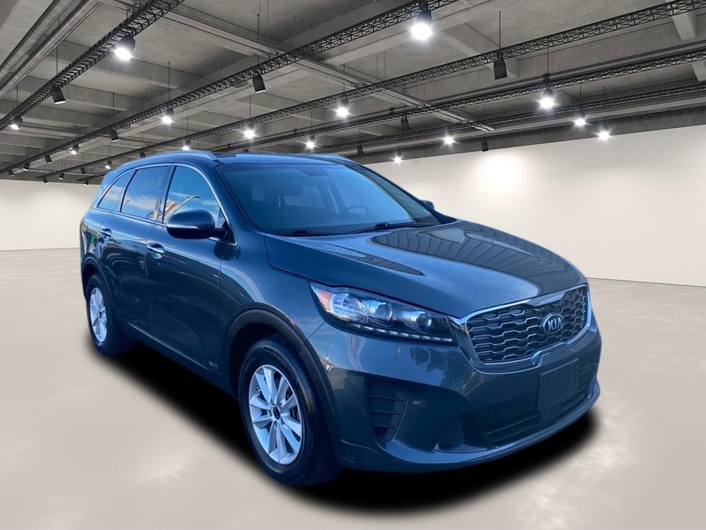 2020 Kia Sorento LX's photo