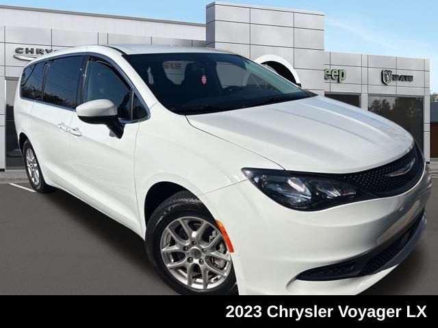 Pre-Owned 2023 Chrysler Voyager LX's photo