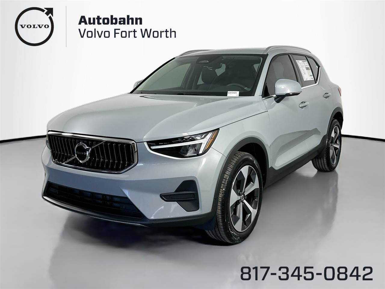 2025 Volvo XC40 Core's photo