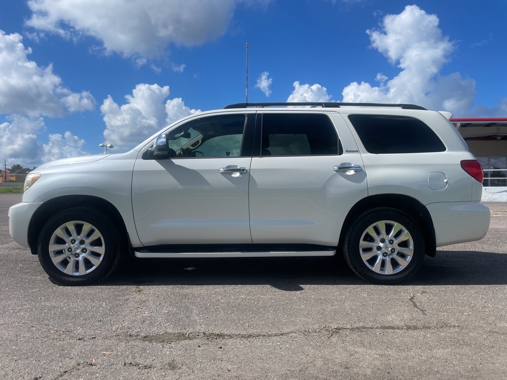 2013 Toyota Sequoia Platinum photo 4