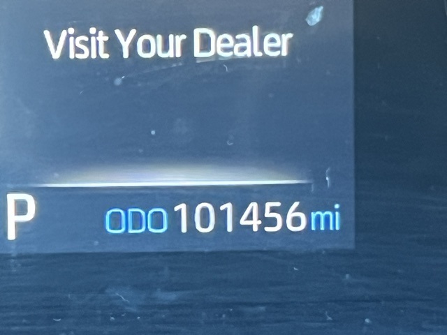 2021 Toyota Highlander LE photo 4