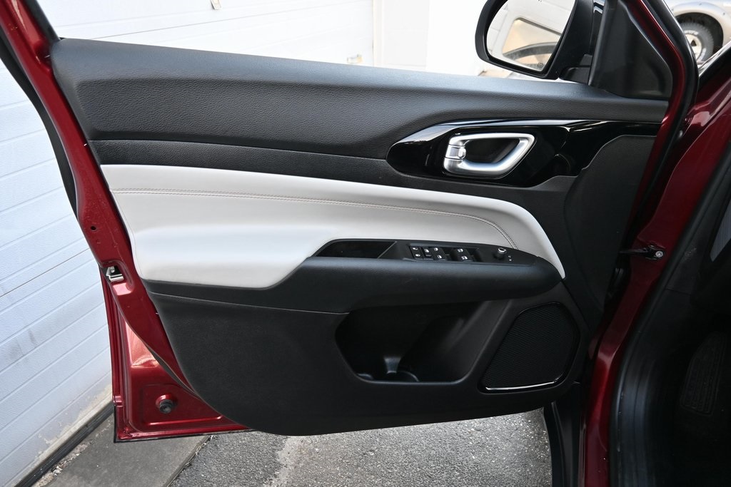2022 Jeep Compass Limited photo 17