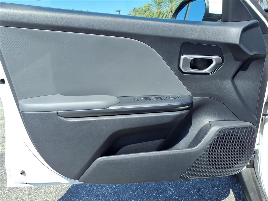 2025 Kia K4 LXS photo 21
