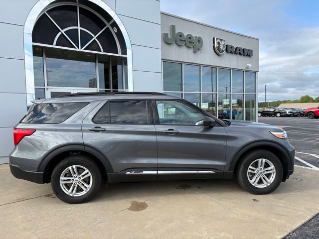 2023 Ford Explorer XLT photo 4