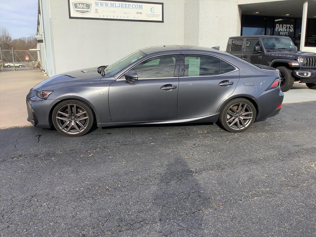 2020 Lexus IS 350 F SPORT's photo