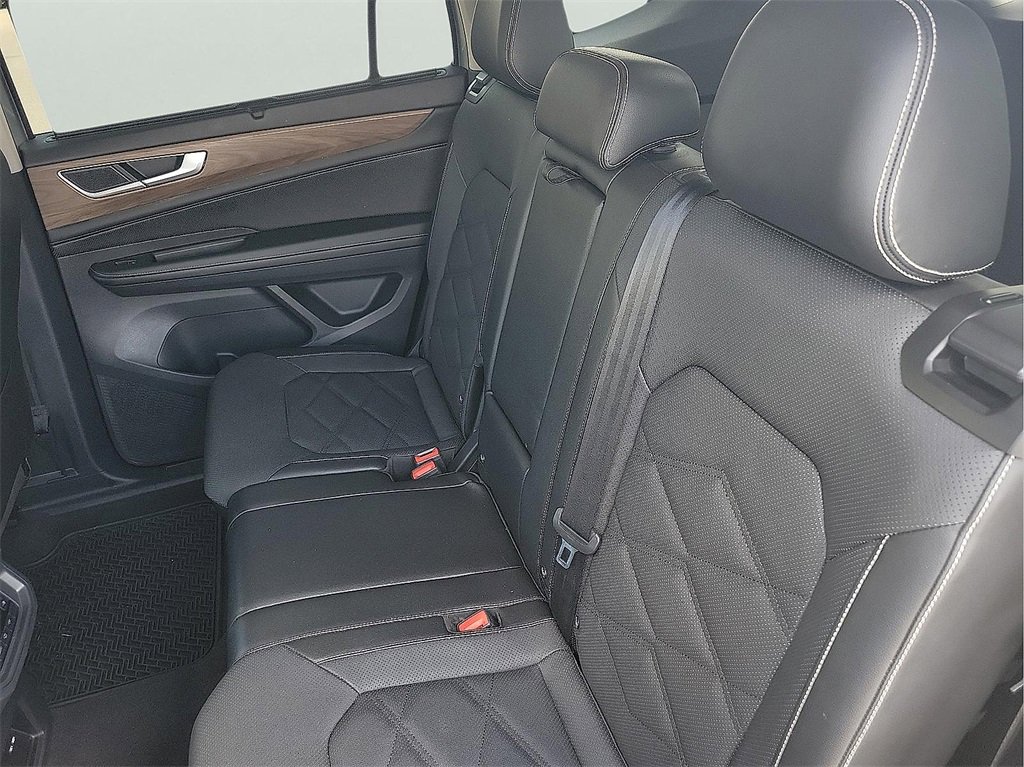 2024 Volkswagen Atlas SE Technology photo 13