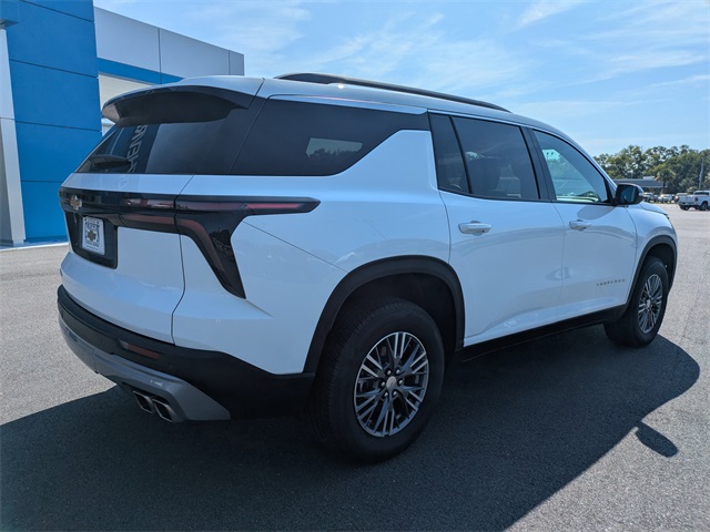 2025 Chevrolet Traverse photo 3