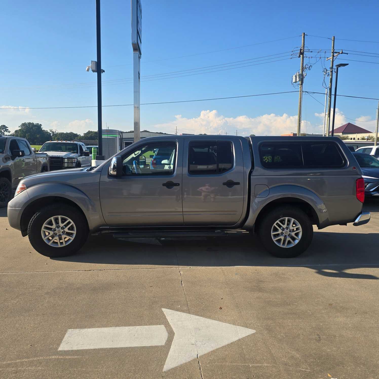 2019 Nissan Frontier SV photo 3