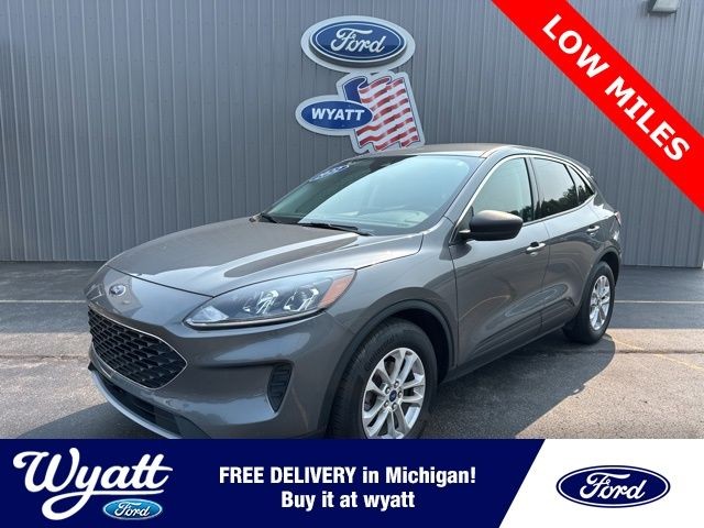 2022 Ford Escape SE's photo