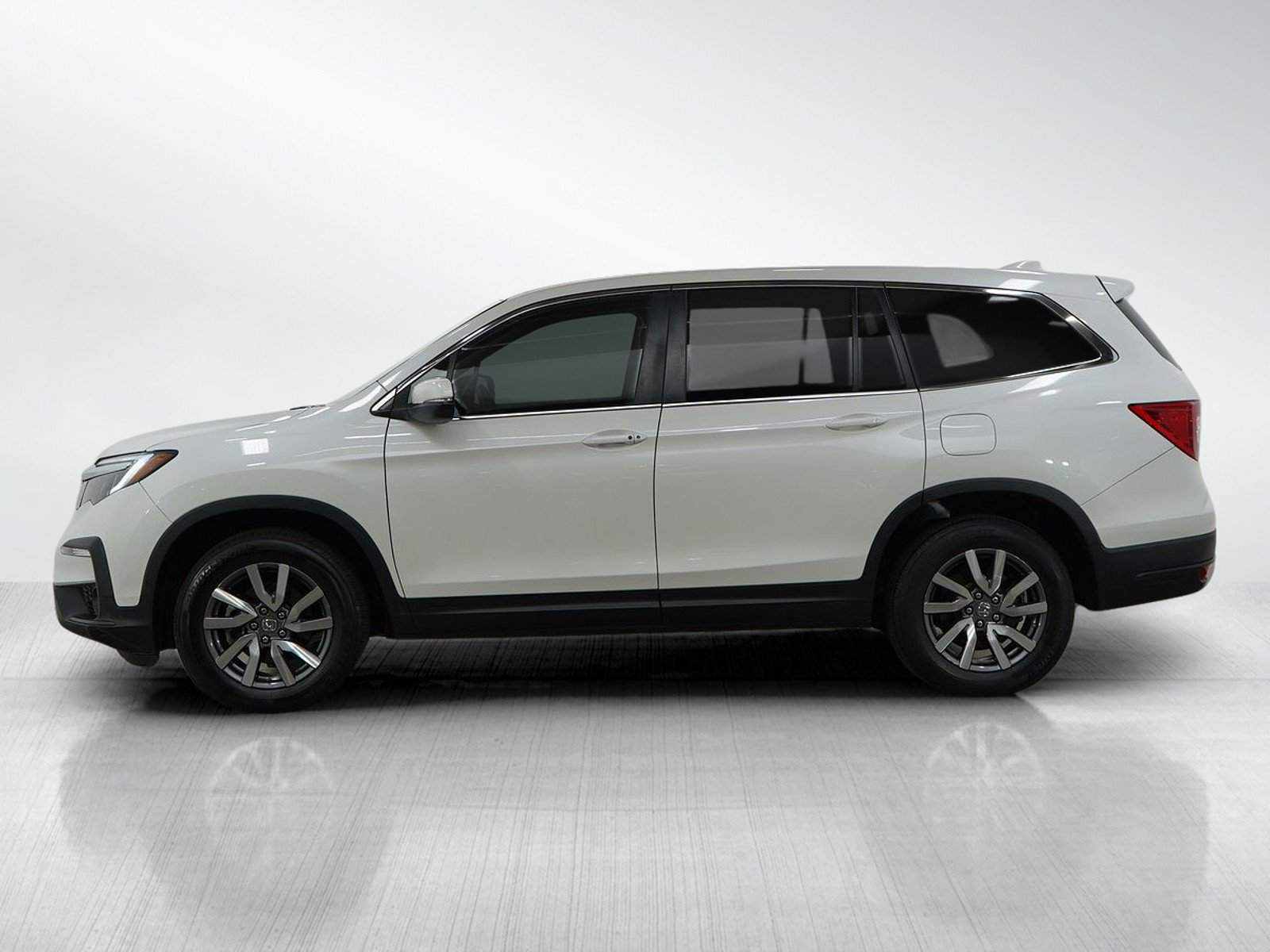 Used 2020 Honda Pilot EX-L with VIN 5FNYF6H5XLB041343 for sale in Burnsville, Minnesota