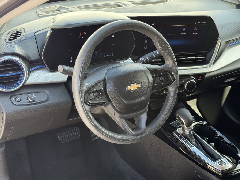 2024 Chevrolet Trax LT photo 18