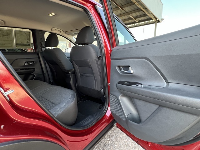 2025 Nissan Kicks SV photo 21