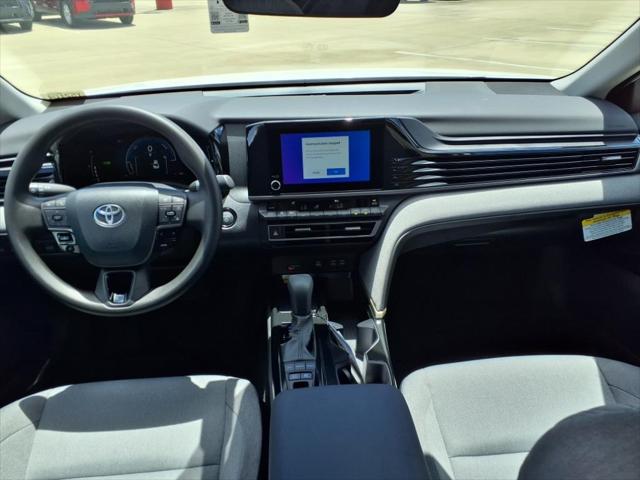 2025 Toyota Camry LE photo 4