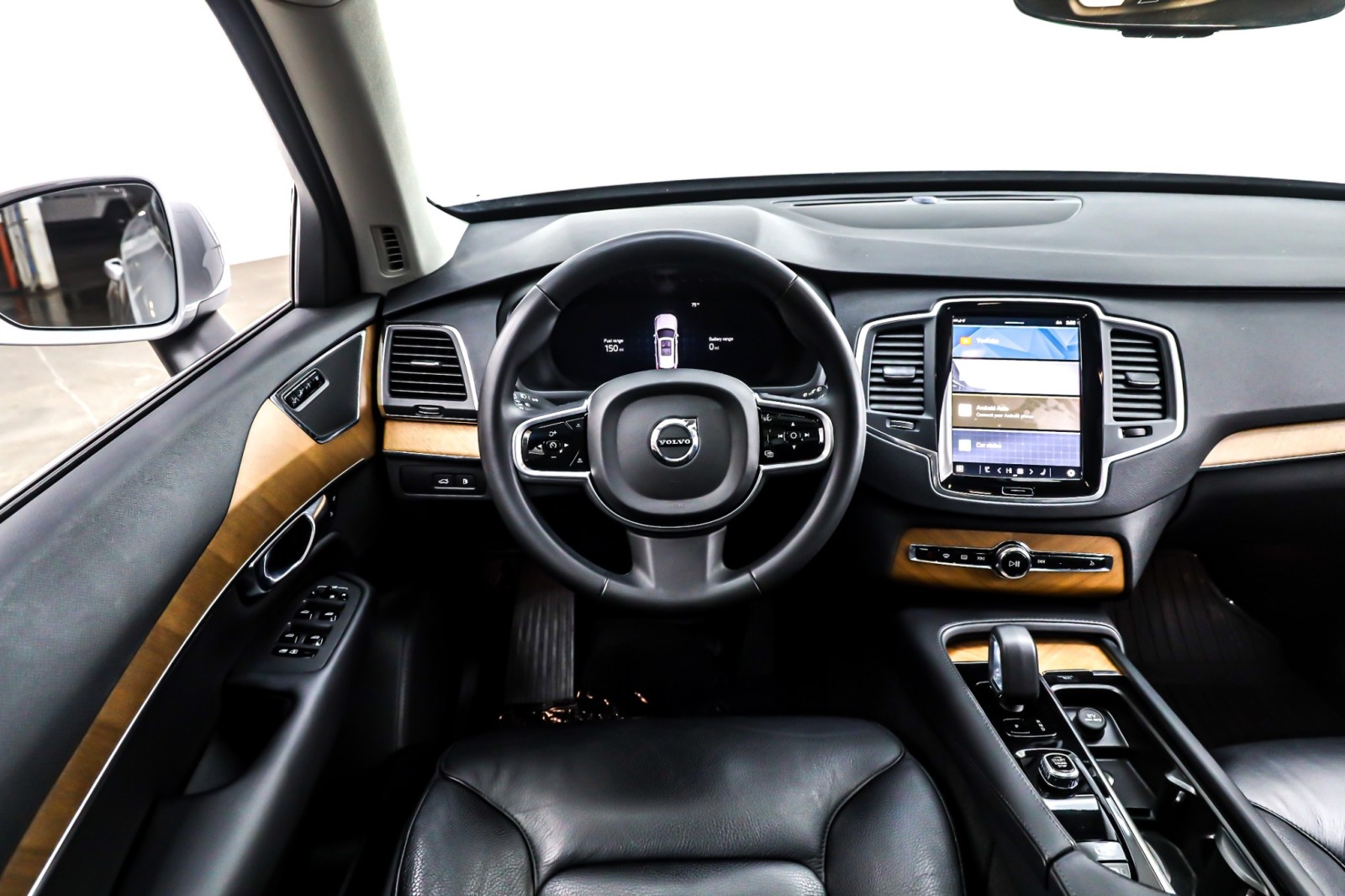 2023 Volvo XC90 Recharge T8 Core photo 4