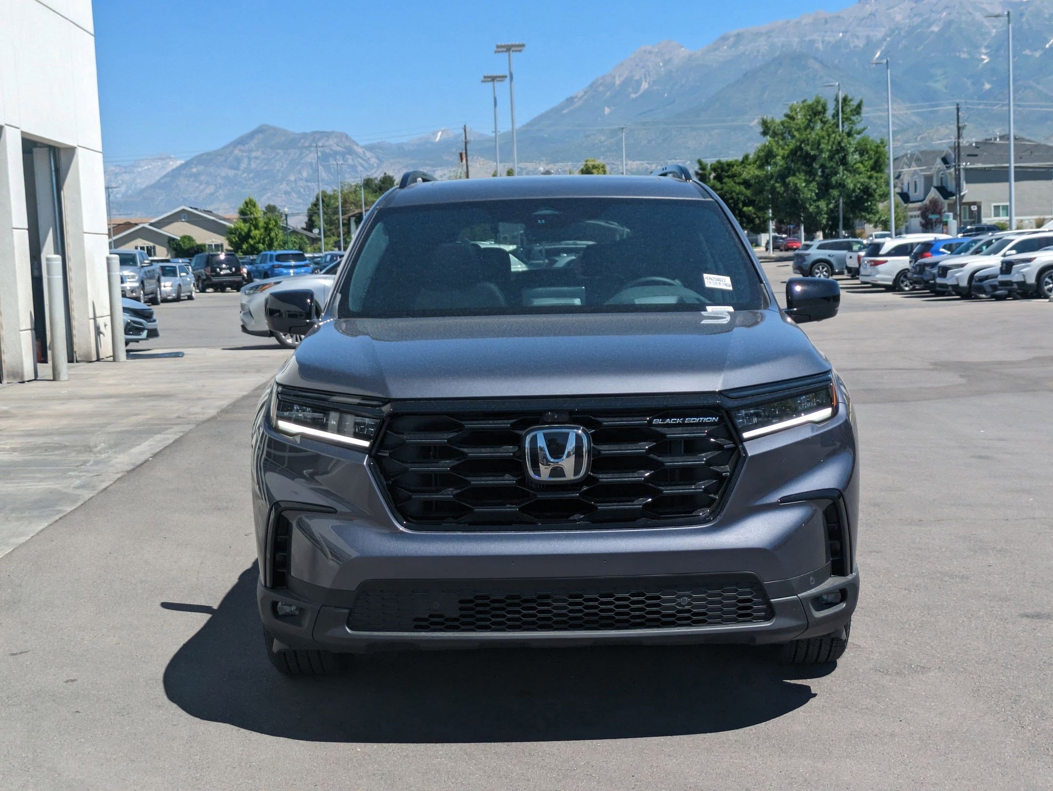 2025 Honda Pilot Black Edition photo 5