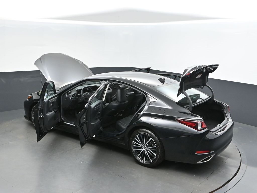 2025 Lexus ES 350 photo 2