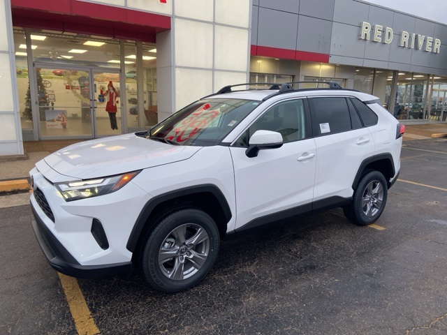 2025 Toyota RAV4 XLE's photo