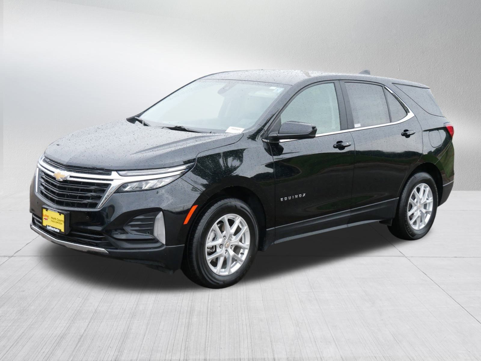 2024 Chevrolet Equinox LT photo 3